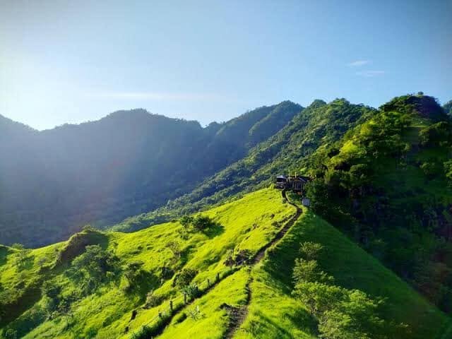 Bukit Kursi pemuteran